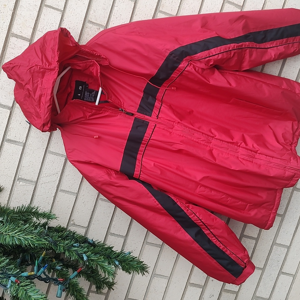 Red Coat - Picture 4 of 12